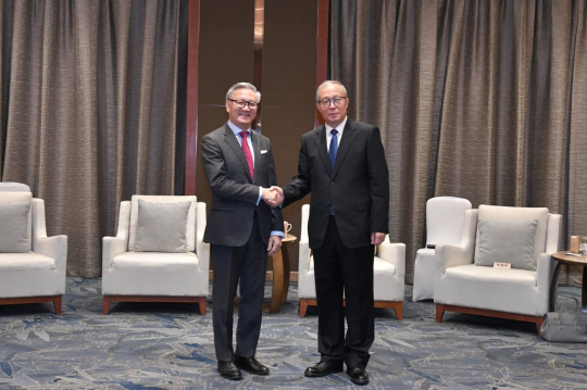 Deputy Prime Minister Meets Senior Chinese Legislator in Beijing